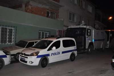 Ev ve kahveye silahlı saldırı: 1 ölü, 12 yaralı