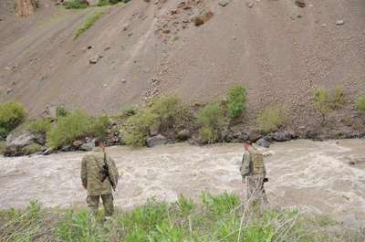 Hakkari'de araç Zap Suyu'na uçtu: 5 kayıp
