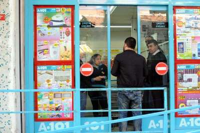 Beyoğlu'nda çifte soygun
