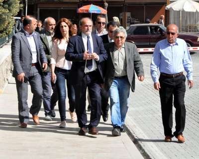 HDP'li Kürkçü, Uşak Valisi Yavuz ile görüştü