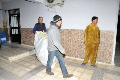 Evinde çöp biriktiren temizlik işçisine zabıta müdahalesi