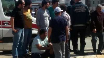 Fotoğraflar / Kırmızı ışıkta geçen hafriyat kamyonu 2 kişi ezdi: 1 ölü, 1 ağır yaralı