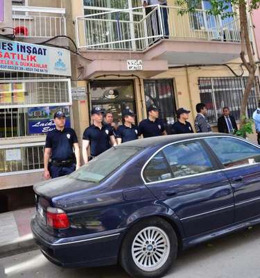 Manisa'da derneklerde yapılan aramada ikinci dalga