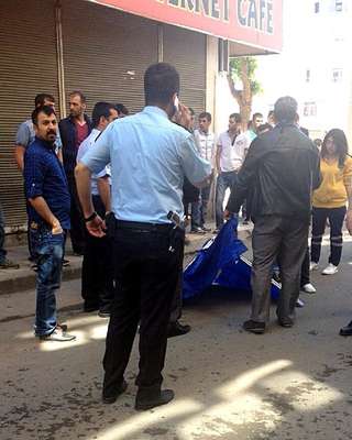 Diyarbakır'da silah ve satırlı kavga: 4 yaralı