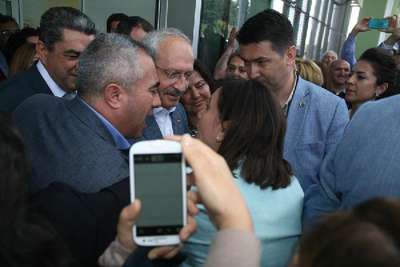 Kemal Kılıçdaroğlu'na, İzmir'de coşkulu karşılama