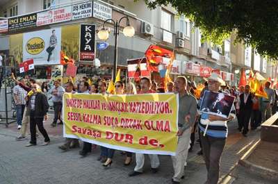 Tarsus'ta, Suriye'deki Alevi katliamı protesto edildi
