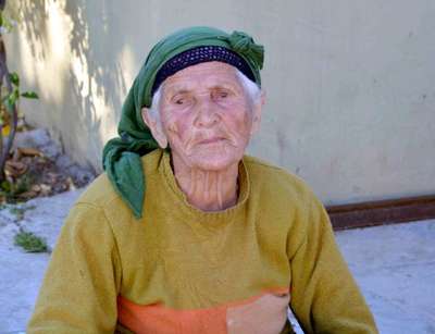 Evden 10 kamyonet çöp çıktı