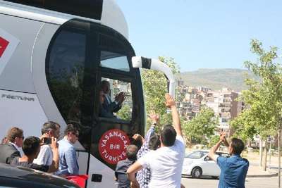 Kemal Kılıçdaroğlu'na, İzmir'de coşkulu karşılama (4)