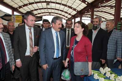 Destici: Ben o sarayda oturmam, 300 bin fakire ev veririm
