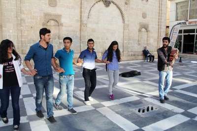 Şanlıurfa'da 'Stadyumlar Grup Yorum'a açılsın' eylemi