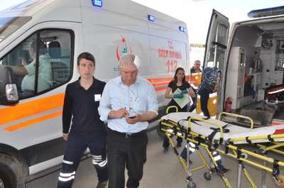 Kontrolden çıkan minibüs elektrik direğine çarptı: 1 yaralı