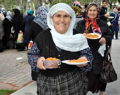 Kadınlar, Hıdırellez pilavına hücum etti