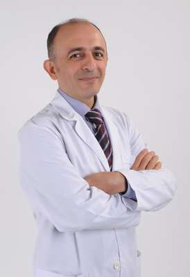 Ortopedi Uzmanı: Buzlu yolda ayakkabı üzerine çorap giyin