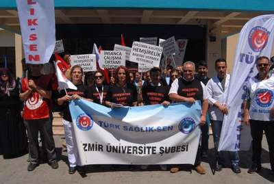 Siyah giyen hemşireler iş yükünü protesto etti