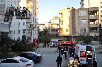 Ampül takarken terasa düşüp yaralandı