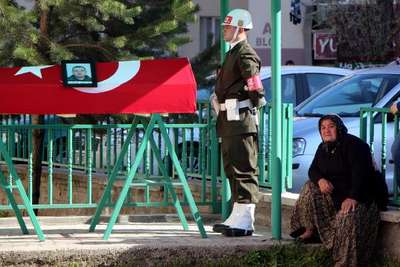 Trafik kazasında şehit olan asker, Bolu'da toprağa verildi