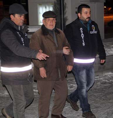 17 yıl önce öldürülen kadının katili, oğlu ve eski eşi çıktı