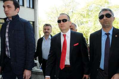 MİT TIR'larının aranmasıyla ilgili olarak savcı Aziz Takçı evinde gözaltına alındı- YENİDEN