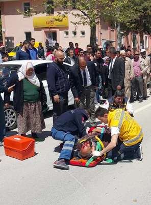 Yolun karşısına geçmek isterken hayatını kaybetti