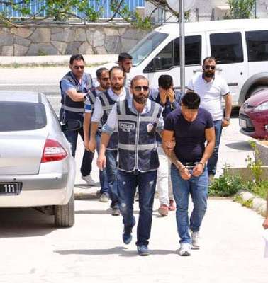 Uyuşturucu operasyonu şüphelileri adliyeye sevk edildi
