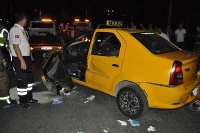 Ters yöne giden otomobil kazaya neden oldu: 1 ağır yaralı
