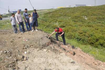 Dilovası'ndaki atıklardan çevre derneği de numune alıp tahlile gönderdi