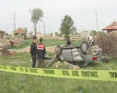 Konya'da şarampole yuvarlanan araçta 2 kardeş öldü