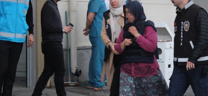 Başka adamla yakalayan oğlunu öldürdü