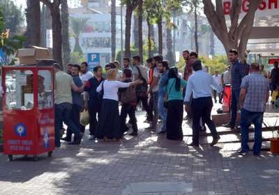 Gençlerin parti kavgasını polis sonlandırdı