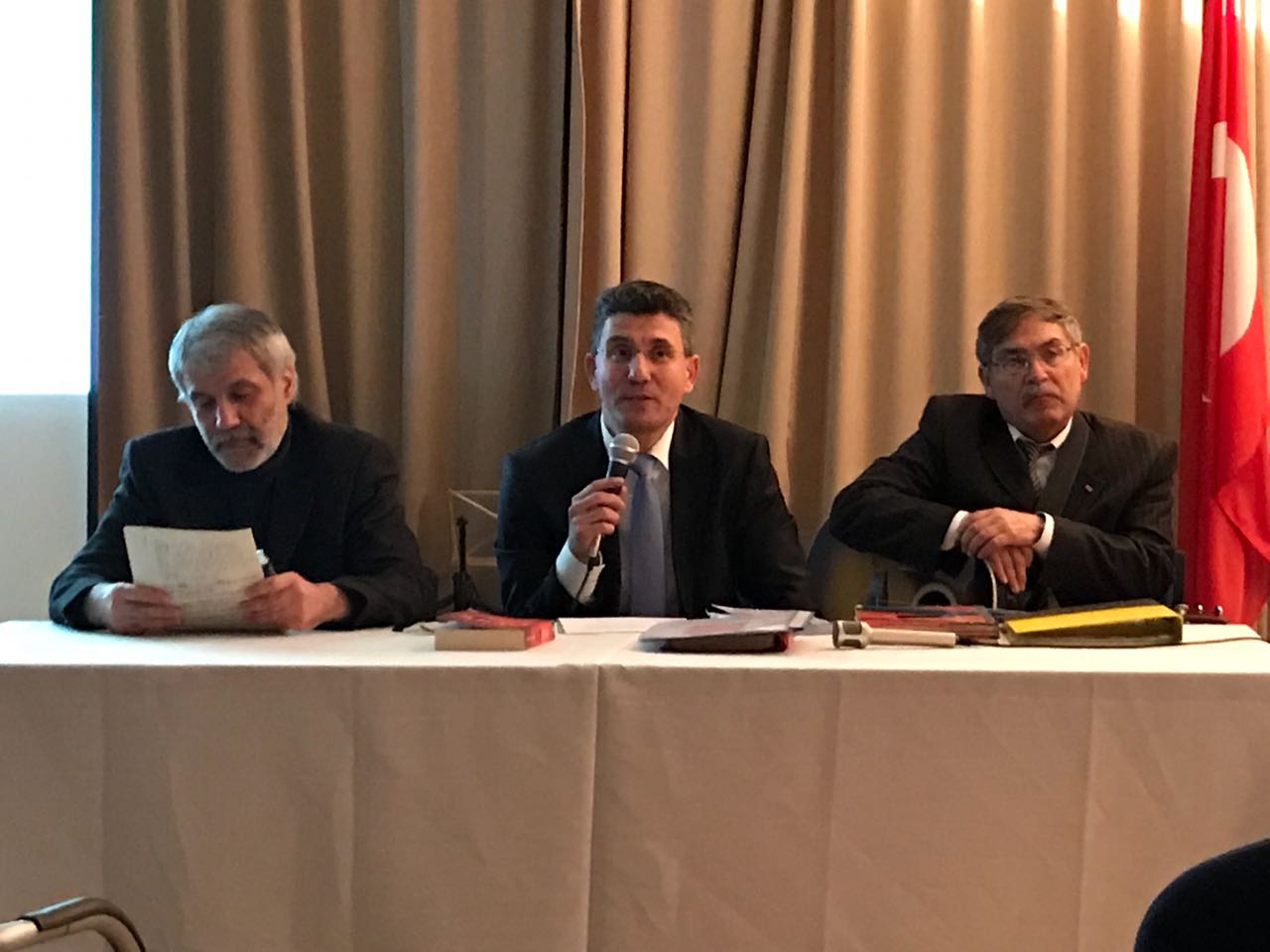 '3. nesil Türkçeye önem vermiyor'