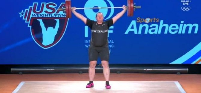 Trans sporcu bir ilke imza attı