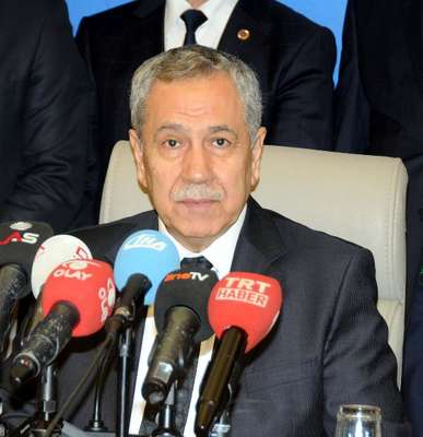Arınç'tan HDP'ye: Barajı aşamazsan millete kabahat bulma