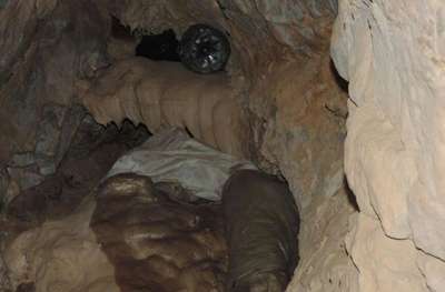 Şemdinli'de mağarada PKK'ya ait mühimmat ele geçirildi