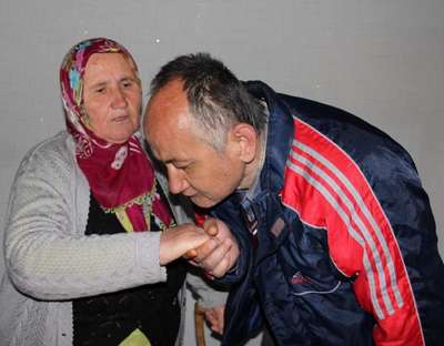 10 yıl önce Anneler Günü'nde kaybolan oğlunun dönmesini bekliyor