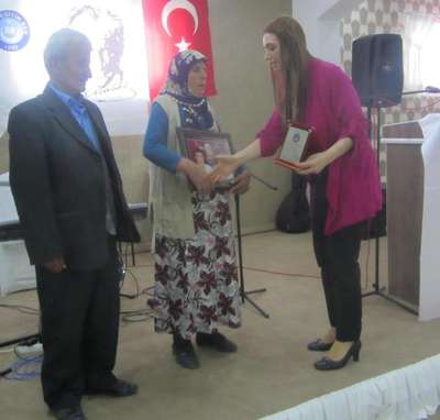 Ermenek'te madenci 2 oğlunu da yitiren anne, 'Yılın Annesi' seçildi