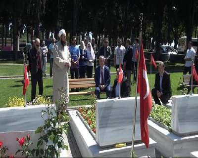 Edirnekapı Şehitliği'nde buruk anneler günü