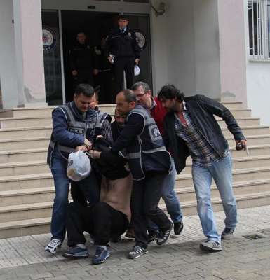 Kuyumcudan hırsızlık, güvenlik kamerasında