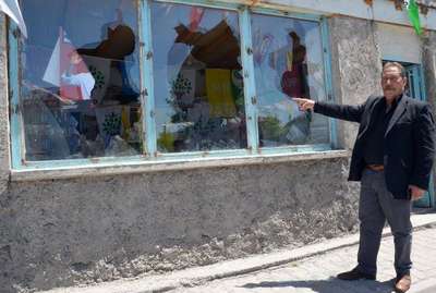 Kayseri'de HDP seçim bürosuna taşlı saldırı