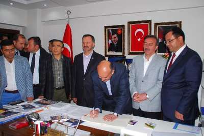 Müezzinoğlu: Milletin iradesiyle ilgili kazılan çukurlara, çukuru kazanlar düşüyor