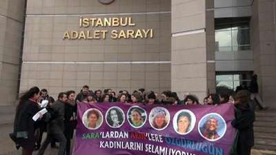 Adliye önünde 'Paris' anmaları
