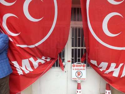 Rize'de Belediye, MHP Seçim Bürosu'nu mühürledi