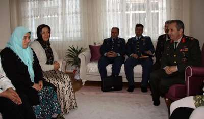 Tuğgeneral Doğru'dan, şehit Astsubay Aydoğdu'nun doğum yapan eşine ziyaret