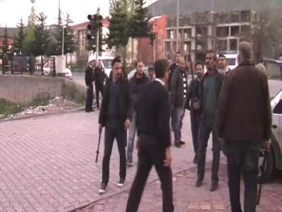 Tatvan'da 2 aile arasında çıkan kavgada 1 kişi yaralandı