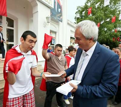 'Özel askerler' için davul zurnalı uğurlama