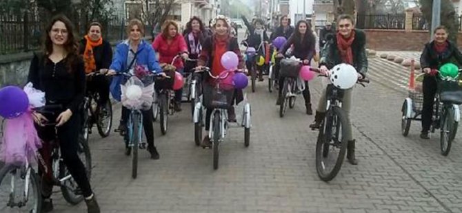 Bisiklete binen kadına saldırdı