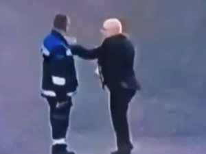 Zabıtayı döven müdür görevden alındı
