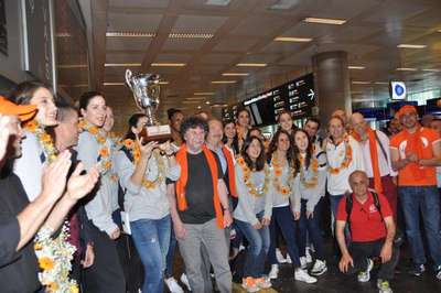 Dünya şampiyonu Eczacıbaşı İstanbul'da