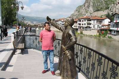 Turizmciler şehzade heykeline saldırıları kınadı