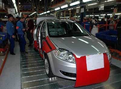 Otomotiv nisan ayında da ihracatta lider
