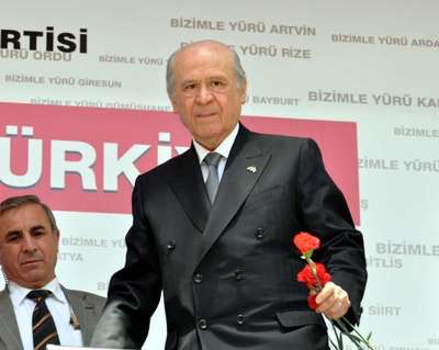Bahçeli: Davutoğlu Eşme’ye giderken PKK’yla temas kuruldu mu?